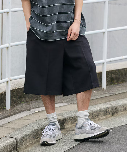 BAGGY SILHOUETTE SHORTS 西裝七分短褲
