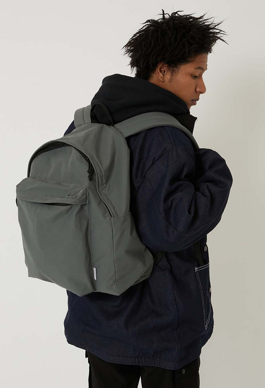 MT. RAINIER DESIGN - DELUXE BACKPACK