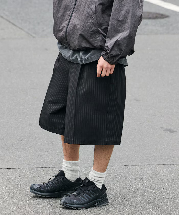 BAGGY SILHOUETTE SHORTS  西裝七分短褲