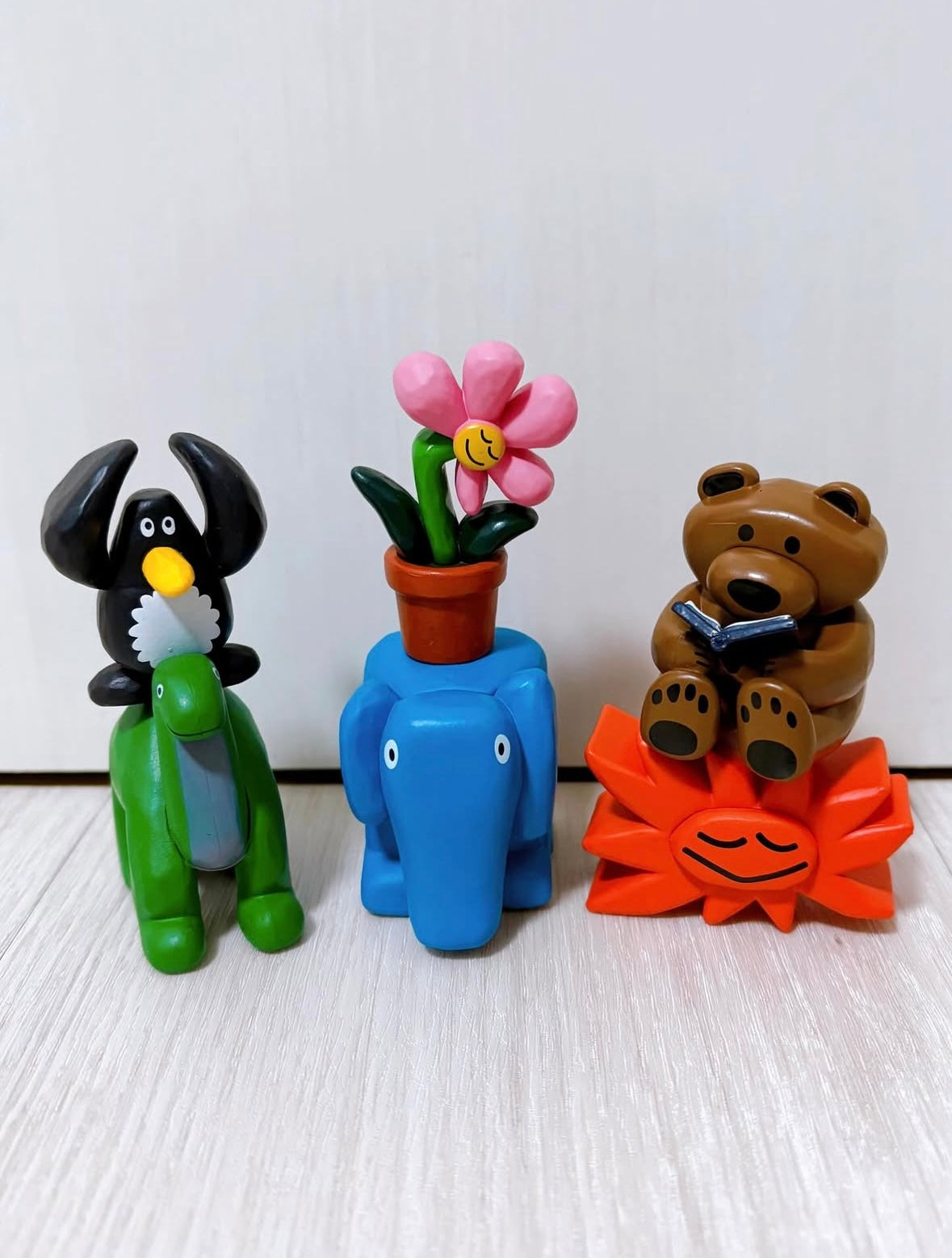 ART COLLECTION MASCOT FIGURE 1